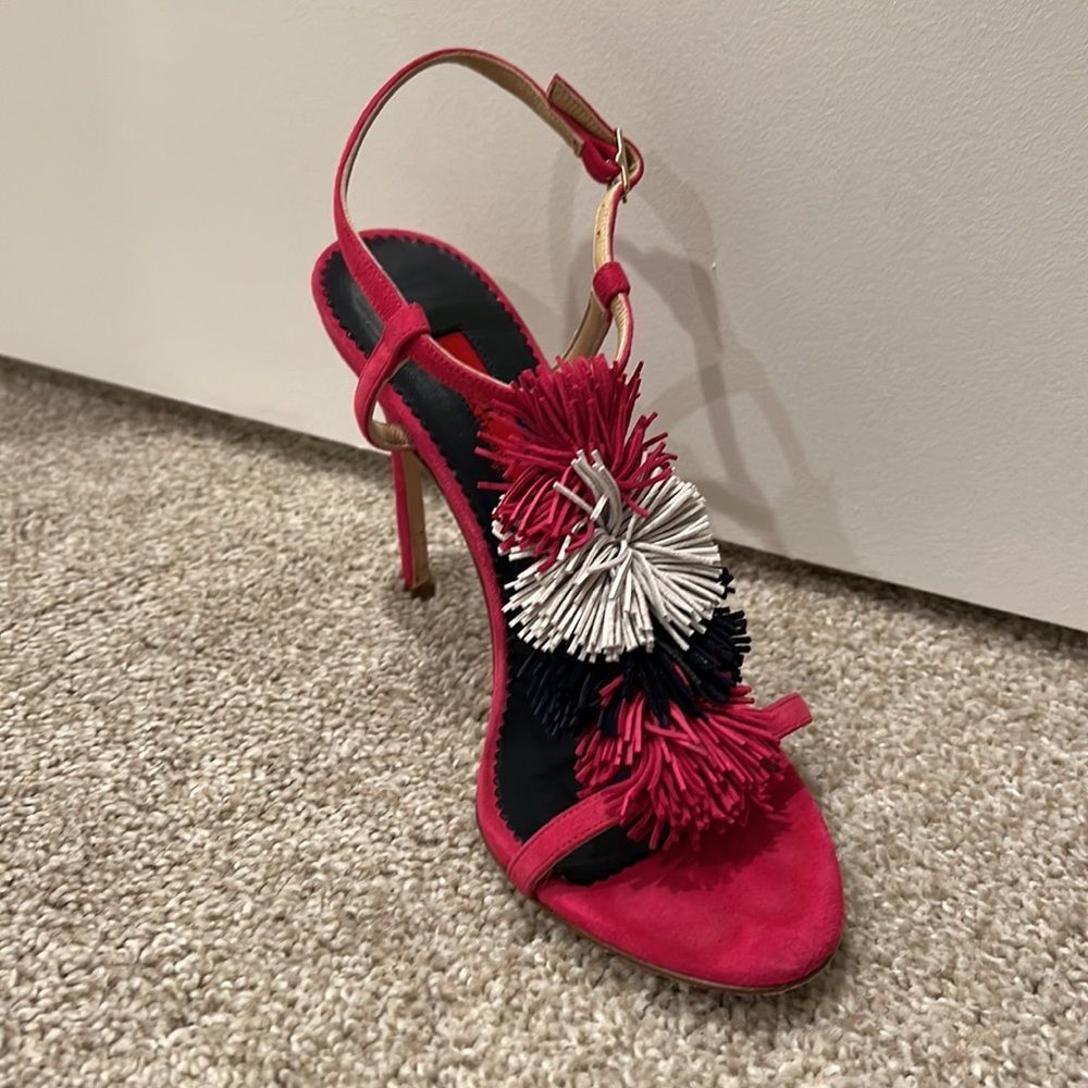 Heels - Picture 5 of 7